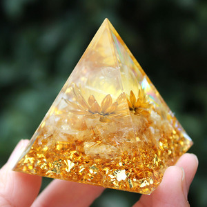 <b>Crystal</b> <b>Chip</b> Pyramid Resin Epoxy Craft Desktop Ornament Floral Design Home Decoration Artistic Gift - Product Image 4