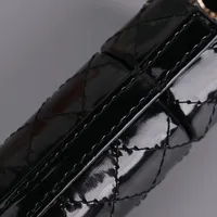 Étui à rouge à lèvres en cuir avec miroir, logo et couleur personnalisés, design créatif tendance, cadeau promotionnel, emballage cosmétique