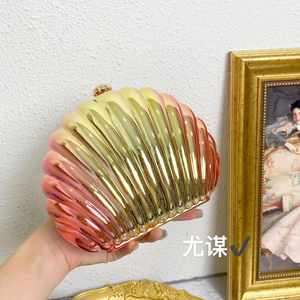 กระเป๋าคลัทช์ทรงเปลือกหอยโลหะสำหรับงานกลางคืน - Product Image 1