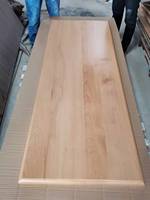 Marches d'escalier en bois de hêtre au design simple avec bord micro-biseauté