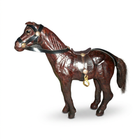 Vente en gros de figurines de chevaux en cuir durables, écologiques et faites à la main, décoration de table moderne pour le bureau, l'hôtel, le restaurant