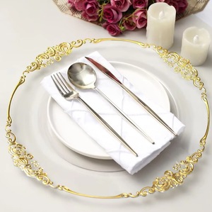 Assiettes <span class=keywords><strong>de</strong></span> présentation transparentes <span class=keywords><strong>de</strong></span> 13 pouces avec bordure perlée dorée pour <span class=keywords><strong>mariage</strong></span>, <span class=keywords><strong>anniversaire</strong></span>, dîner, vaisselle - Product Image 1