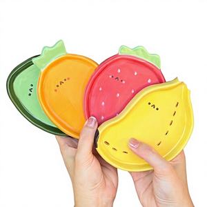 Petite assiette à sauce/aromatisant en céramique en forme de fruit, motif dessin animé créatif et mignon pour enfants, passe au micro-ondes, design adorable, plat à collation émaillé - Product Image 1