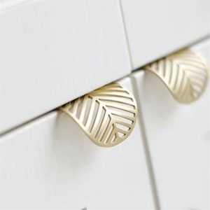 Modern Zinc Alloy Furniture Handle and <b>Knob</b> for Dresser <b>Cabinet</b> Drawer Wardrobe with Durable Design - Product Image 1