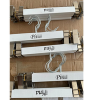 Percha de madera pinces en bois naturel cintre avec logo personnalisé cintre en tissu de luxe pince en bois blanc