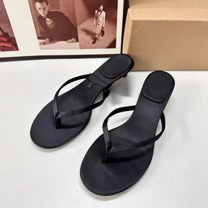Nuevas Sandalias Transparentes Rojas para Mujer, Chanclas Modernas 2024, Tacones Sexys para Mujer - Product Image 4