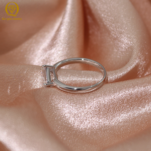 Anillo Clásico Cuadrado para Mujer, Diseño Minimalista, Platino/Oro de 18K, Diamante de Laboratorio Certificado IGI, Color D, Claridad VVS - Product Image 3