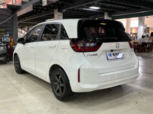 Offre Spéciale <span class=keywords><strong>Honda</strong></span> Fit Compact 2RM 1.5L CVT Nouveau <span class=keywords><strong>Hybride</strong></span> Essence Sièges en Cuir Pneus R15 Conduite à Gauche <span class=keywords><strong>Prix</strong></span> Bas Chine - Product Image 6