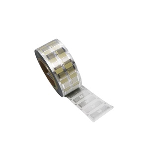 Etiqueta RFID Pasiva UHF de Largo Alcance Getsmart GSC-G42U(A)-U8 de 42*16mm para Logística y Prendas de Vestir, Chip U8 EPC, Venta al Por Mayor - Product Image 3