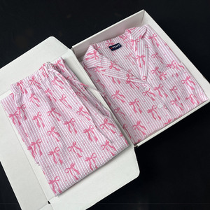 طقم بيجامة نسائية مخصص من قطعتين بأكمام طويلة ونقشة مخططة وفيونكة من القطن المطوي والشاش العميق - Product Image 5