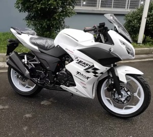Kawasaki <span class=keywords><strong>Ninja</strong></span> <span class=keywords><strong>250R</strong></span> EX250 Moto Supersportiva con Potenza Elevata, Pneumatici Antiscivolo, Sistema Frenante Stabile e Design alla Moda - Product Image 5