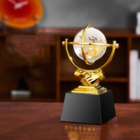 Cadeaux souvenirs Crystal Gold Globe Trophée Personnalisé Clear Earth Ball Crystal Trophy Award MH-N18