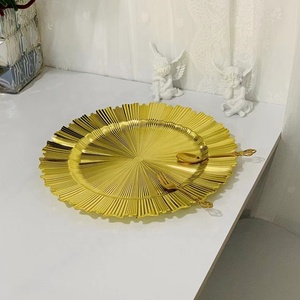 Assiettes de présentation en plastique irrégulières dorées en gros pour la décoration de mariage - Product Image 2