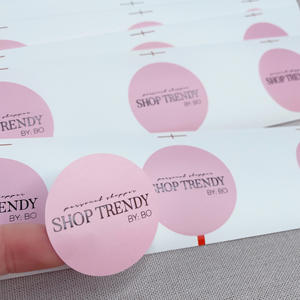 Etiquetas Redondas de Papel de Aluminio Rosa de Lujo - Etiquetas Personalizadas para Empaquetado de Productos y Marca - Product Image 3