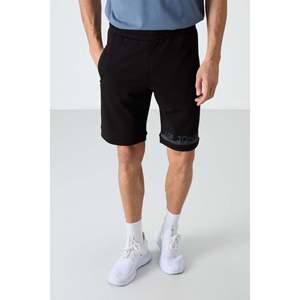 Pantalones Cortos para Hombre Air Jones Albie Negros de Corte Estándar - Cómodos, de Tela Interlock de Mezcla de Algodón, Modelo 81241 - Product Image 4