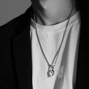 Collana anello deformabile con LOGO personalizzato di lusso in acciaio inossidabile vendita calda Kiss il pesce argento coppia collana pendente - Product Image 3