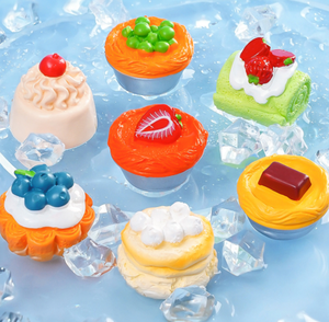 3D เค้กมัทฉะทรงเสน่ห์อาหารเรซินโรสตรอเบอรี่บลูเบอร์รี่ช็อคโกแลตทรงโดนัทดีไซน์แบบผสมสี - Product Image 5