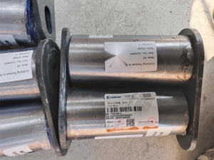 Pièces de rechange d'origine Liugong compatibles avec les machines de construction LGMC de haute qualité, axe de soudure 11D0993 - Product Image 3