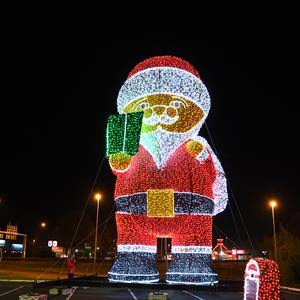 Décoration de Noël extérieure LED 3D géante en forme de bonhomme de neige IP65 pour affichage commercial de rue, motif Père Noël - Product Image 1