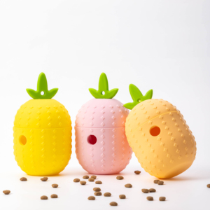 Jouets animaux de compagnie nouveau ananas en forme de Silicone <span class=keywords><strong>chien</strong></span> <span class=keywords><strong>jouet</strong></span> résistant aux morsures boule de nourriture <span class=keywords><strong>qui</strong></span> fuit <span class=keywords><strong>pour</strong></span> le nettoyage des dents et le meulage ennuyeux - Product Image 1