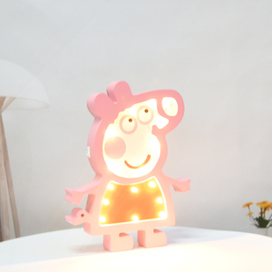 Baby Peppa Luz de pared de madera Decoración de pared de guardería, Luz LED Decoración de la habitación de los niños Luz de noche Diseño personalizado para niños - Product Image 2