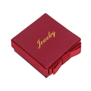 JoJo Schmuckbox Großhandel Klassische Retro Quadratische Weinrote Schleife Halskette <span class=keywords><strong>Ring</strong></span> Valentinstag Geschenkverpackung Bedrucktes LOGO Geprägt - Product Image 5