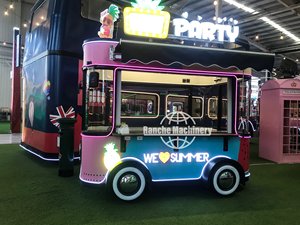 Carrito de Comida Móvil Multifuncional de 5.5m de Largo con Calentador Incorporado, Acero Inoxidable Resistente a la Corrosión para Snacks, Helados y Uso en Exteriores - Product Image 4