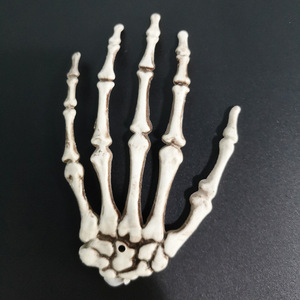 Decorazioni Creative per Bar, Accessori Spaventosi, Mano di Scheletro Finta, Decorazione Halloween da Appendere - Product Image 5