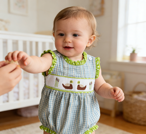 Yihui 100% 棉手工缝制女婴格子无袖夏季新款可爱连体衣独特设计可爱连体衣 - Product Image 3