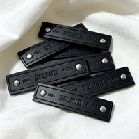 Écussons en cuir PU écologiques personnalisés avec logo, étiquettes thermocollées pour chapeaux, étiquettes de vêtements, accessoires de confection à coudre, vente en gros OEM