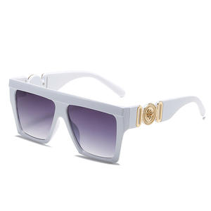 Jiuling Eyewear <span class=keywords><strong>2022</strong></span> Luxury Ins Style Big Frame Oversized UV400 Large Women Fashion Street Gafas <span class=keywords><strong>De</strong></span> Sol - Product Image 5