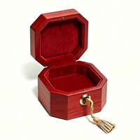 Boîte à bijoux en bois de chêne massif octogonale simple faite à la main avec fermeture magnétique, design personnalisable, logo pour le rangement des bijoux