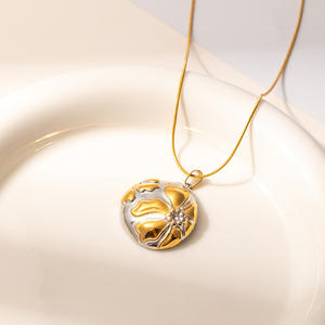 Collana in Acciaio Inossidabile con Ciondolo a Forma di Cuore, Girasole e Zircone, Gioiello Geometrico con Perla per Donne - Product Image 4