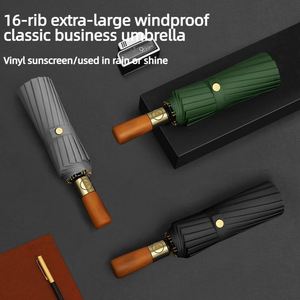Parapluie pliant en trois sections avec manche en bois à 16 baleines, ouverture automatique, protection UPF50, revêtement noir, coupe-vent, pour affaires et voyages, personnalisable avec logo, vente en gros - Product Image 3