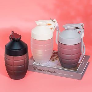 Botella de Agua Premium Ligera, Duradera, Libre de BPA, con Mango Ergonómico y Bola Mezcladora, Ideal para el Gimnasio - Product Image 3