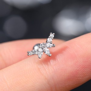 Pendientes de cartílago de acero inoxidable quirúrgico 316L con circonita cúbica en forma de corazón para piercing de hélice frontal - Product Image 4