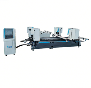 Máquina de soldadura CNC de cuatro esquinas para perfiles de UPVC de alta gama (HFL) con mesa de transferencia de 3 metros, máquina para fabricar ventanas y puertas de PVC - Product Image 1