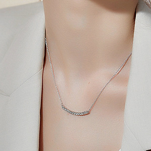 Collana con Cristallo a Forma di Barra Curva per Donne, Catena Minimalista per Clavicola, Gioielli alla Moda - Product Image 4