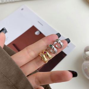 Pendientes de botón Dylam Trendy en stock, sin MOQ, de plata de ley 925 con oro de 18k y circonita cúbica 5A, diseño irregular llamativo - Product Image 3