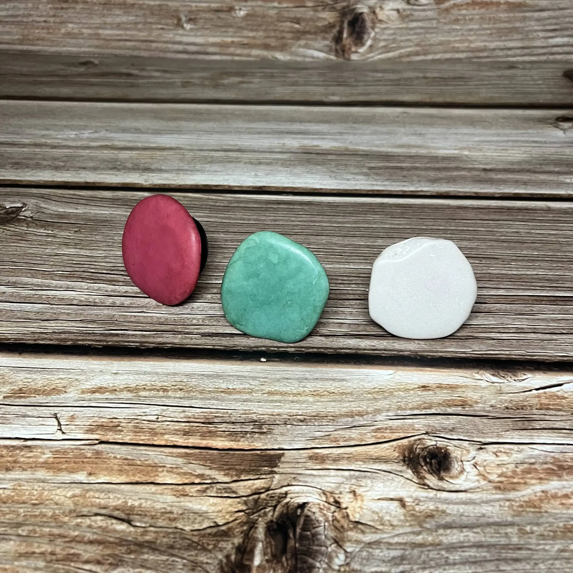 Оптовая продажа, индивидуальный держатель для телефона Dream.G с красным, зеленым и белым камнем