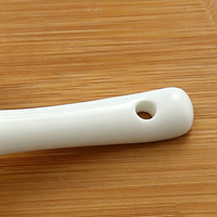 Vente en gros de cuillères à soupe en céramique polie à l'eau, design classique simple et de haute qualité, pour mariage, anniversaire