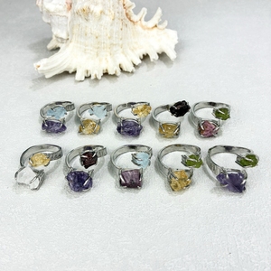 Anello Minimalista Placcato <span class=keywords><strong>Argento</strong></span> con Doppia Pietra, Stile Bohemien, con Cristalli Grezzi di Ametista, Citrino e Acquamarina, per Matrimoni, Feste e Uso Quotidiano - Product Image 2