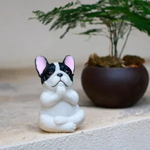 Adorno de Resina de Perro Zen Yoga, Encantadora Escultura de Poliresina de Pug, Estatua de Animal Meditando para Accesorios de <span class=keywords><strong>Coche</strong></span> y Decoración Interior - Product Image 3
