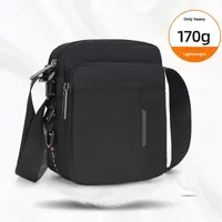 Mochila cruzada impermeable de nailon a la moda para hombre con logotipo personalizado, bandolera para estudiantes de exterior de tamaño pequeño