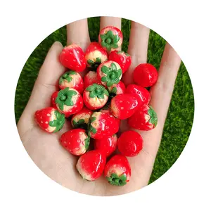 Jewelry Accessories 3D Strawberry Figurines Resin Charm Bead 100pcs Fruit Model for DIY Earring Bracelet Embellishment