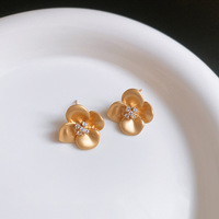 Anting-anting Gaya Metalik Modis, Laris Manis, Mewah, dan Berkualitas Tinggi