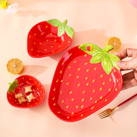 Creatieve aardbeivormige wegwerp keramische borden, modern schattig fruitdesign, porselein voor kinderen & dessertfeestjes.