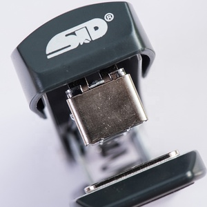 Agrafeuse de bureau standard de bureau à prix C-<span class=keywords><strong>10</strong></span> bon marché No.<span class=keywords><strong>24</strong></span>/<span class=keywords><strong>6</strong></span>,26/<span class=keywords><strong>6</strong></span> agrafes agrafeuse en métal demi-bande de capacité de 25 feuilles - Product Image 4