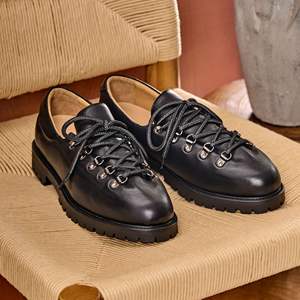 Zapatos de cuero con punta redonda estilo retro americano para hombre, zapatos Derby casuales británicos para exteriores - Product Image 1