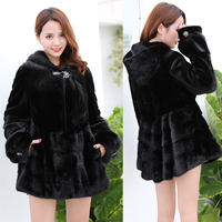 Modische dänische Nerzpelzmantel für Damen Lange lässige Winter oberbekleidung mit Knopf dekoration und Polyester futter